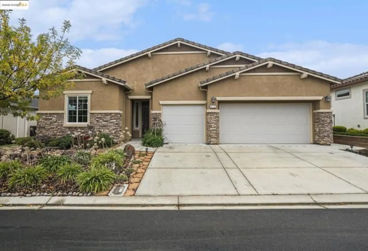 Property Slideshow image 1 of 34 | 415 pelican pl, Rio Vista, CA, 94571