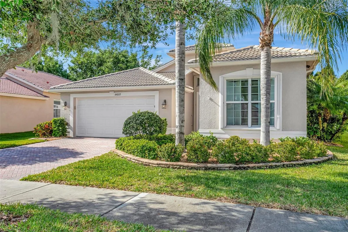 Property Slideshow image 1 of 50 | 16022 golden lakes dr, Wimauma, FL, 33598