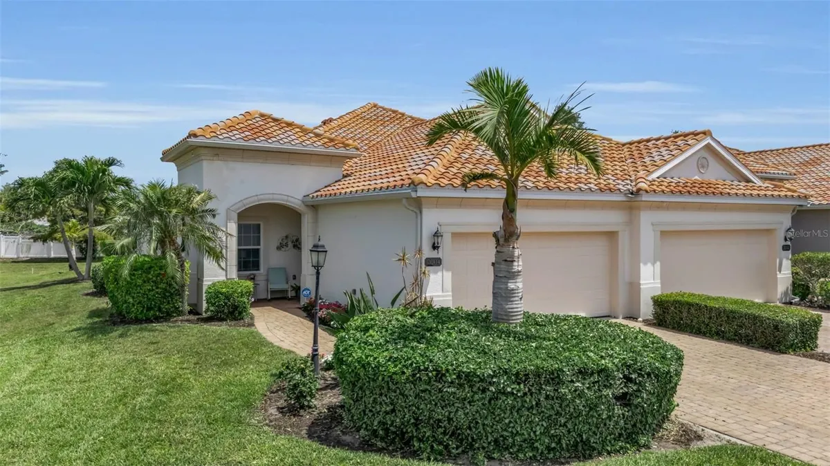 Property Slideshow image 1 of 56 | 7004 vista bella dr, Bradenton, FL, 34209