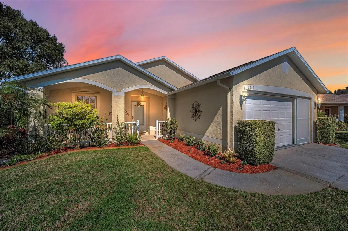 Property Slideshow image 1 of 100 | 11427 turtle dove pl, New Port Richey, FL, 34654
