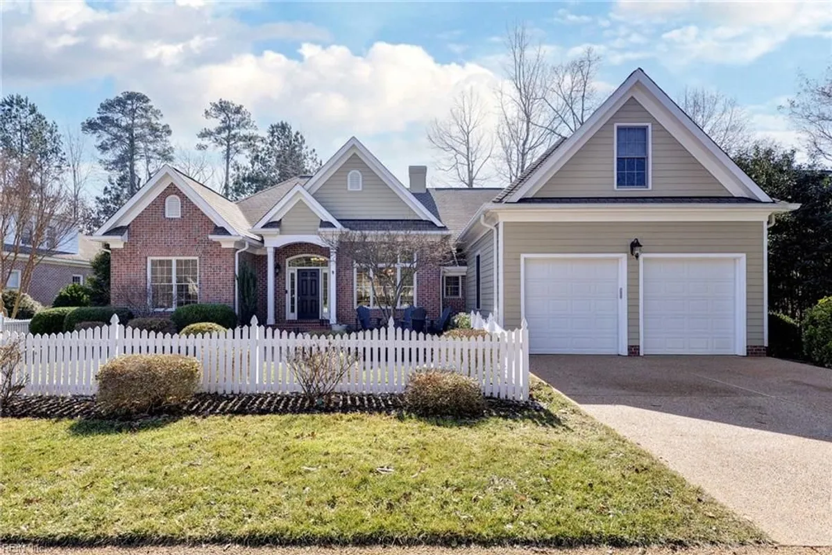 Property Slideshow image 1 of 50 | 209 w kilbride, Williamsburg, VA, 23188