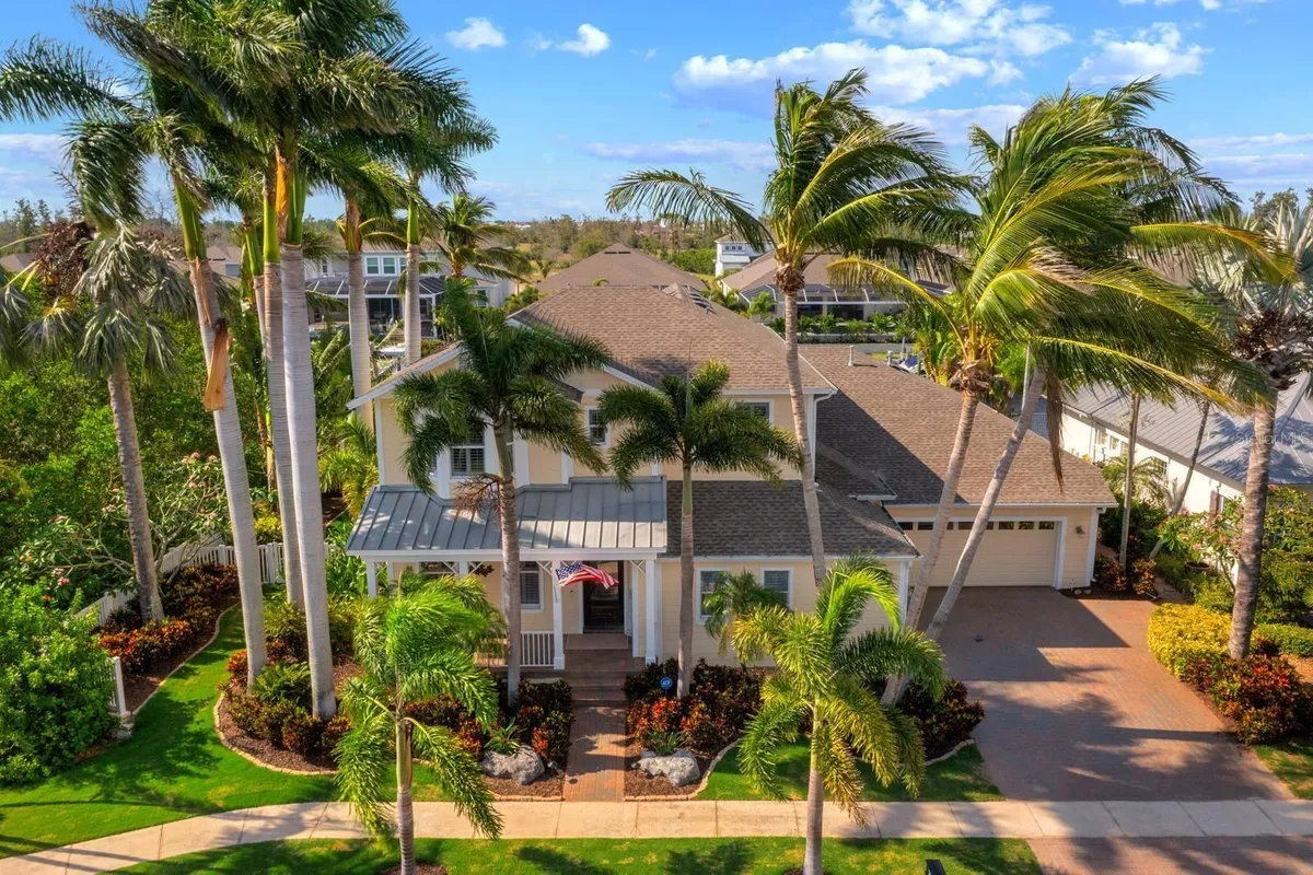 Property Slideshow image 1 of 45 | 703 islebay dr, Apollo Beach, FL, 33572