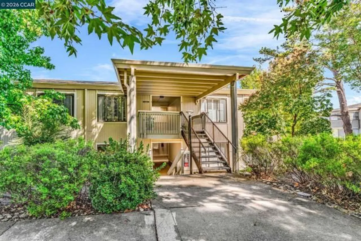 Property Slideshow image 1 of 49 | 1108 fairlawn ct 6, Walnut Creek, CA, 94595