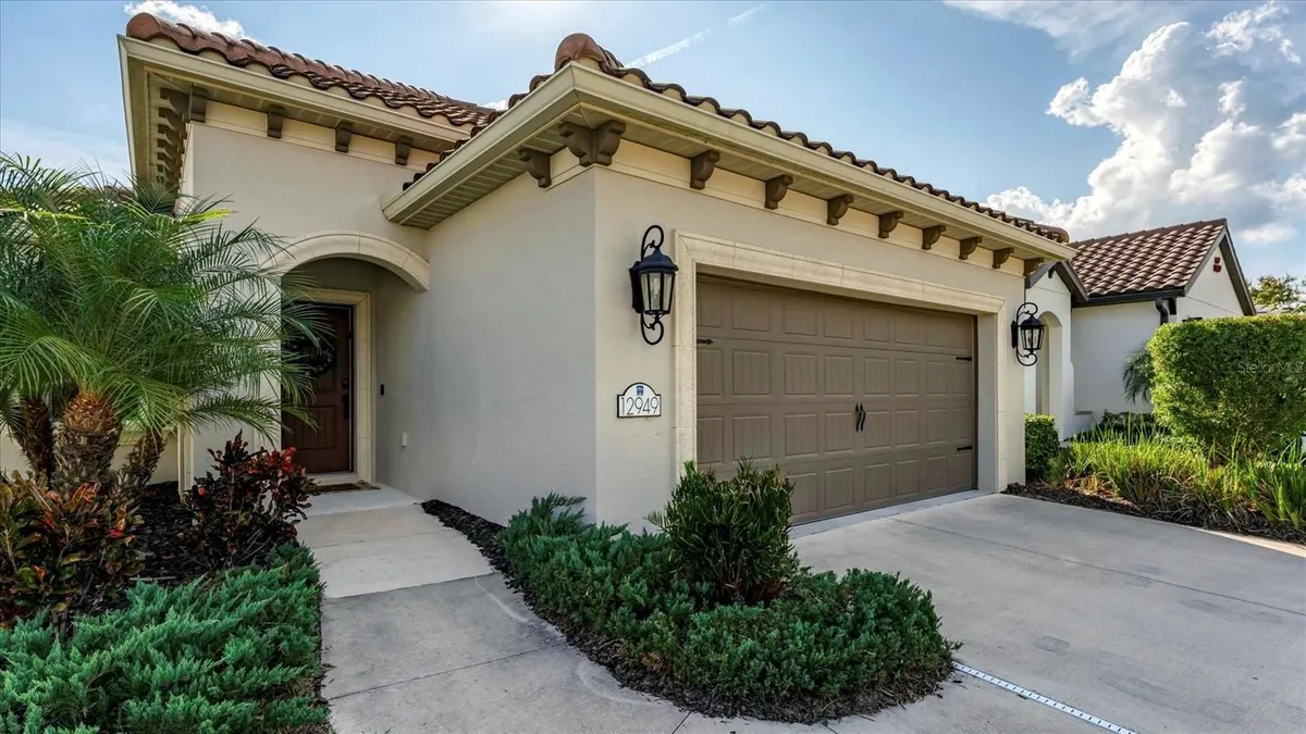 Property Slideshow image 1 of 72 | 12949 true blue cir, Bradenton, FL, 34211