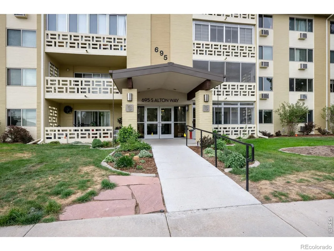 Property Slideshow image 1 of 35 | 695 s alton way 6d, Denver, CO, 80247