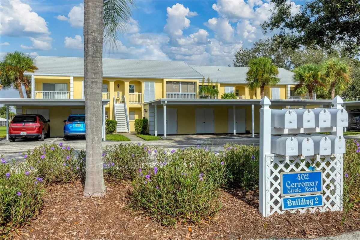 Property Slideshow image 1 of 35 | 402 cerromar cir 207, Venice, FL, 34293