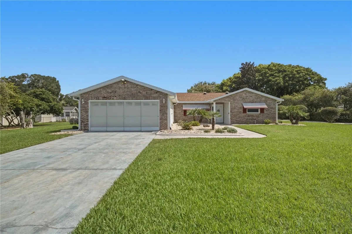 Property Slideshow image 1 of 32 | 17676 se 102nd cir, Summerfield, FL, 34491