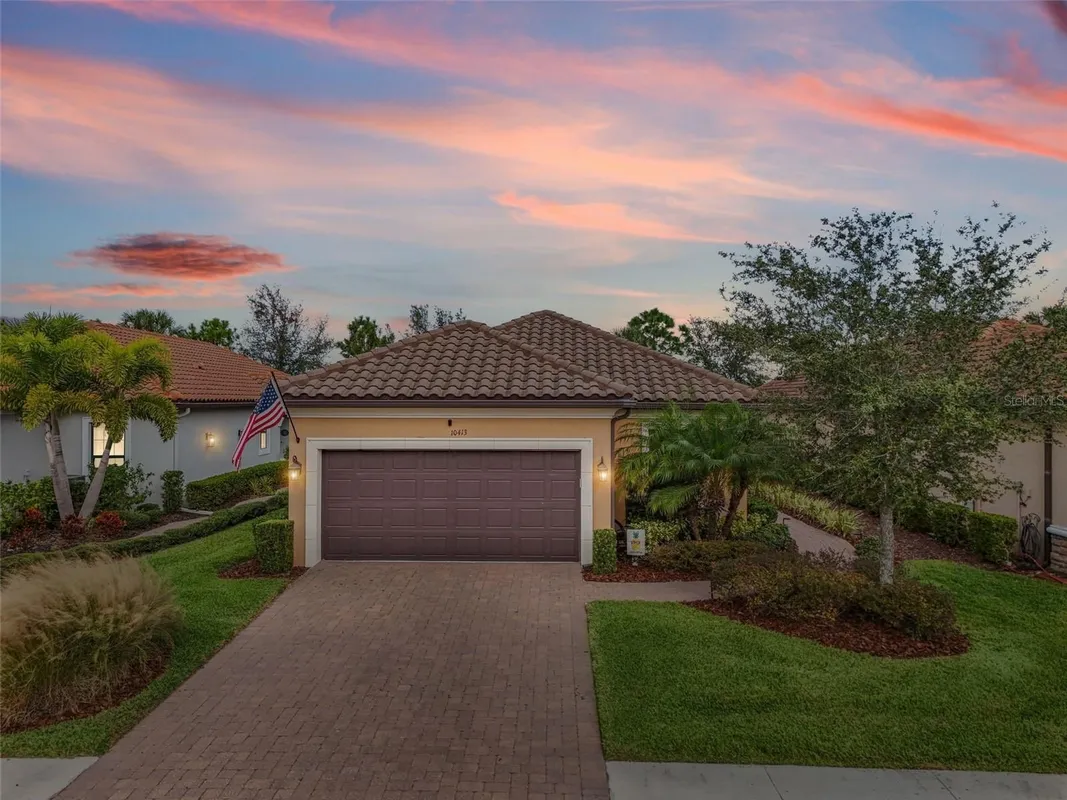 Property Slideshow image 1 of 59 | 10413 highland park pl, Palmetto, FL, 34221