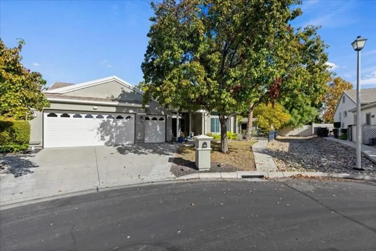 Property Slideshow image 1 of 38 | 490 chesapeake ter, Brentwood, CA, 94513
