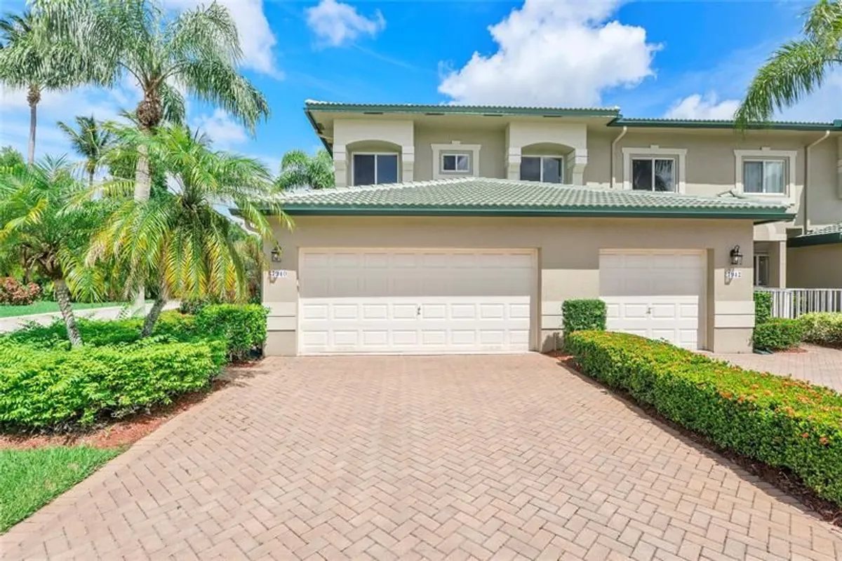 Property Slideshow image 1 of 36 | 7940 exeter cir 201, Tamarac, FL, 33321