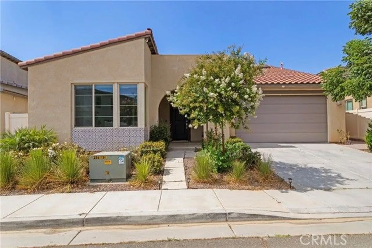 Property Slideshow image 1 of 28 | 1628 park run ln, Beaumont, CA, 92223