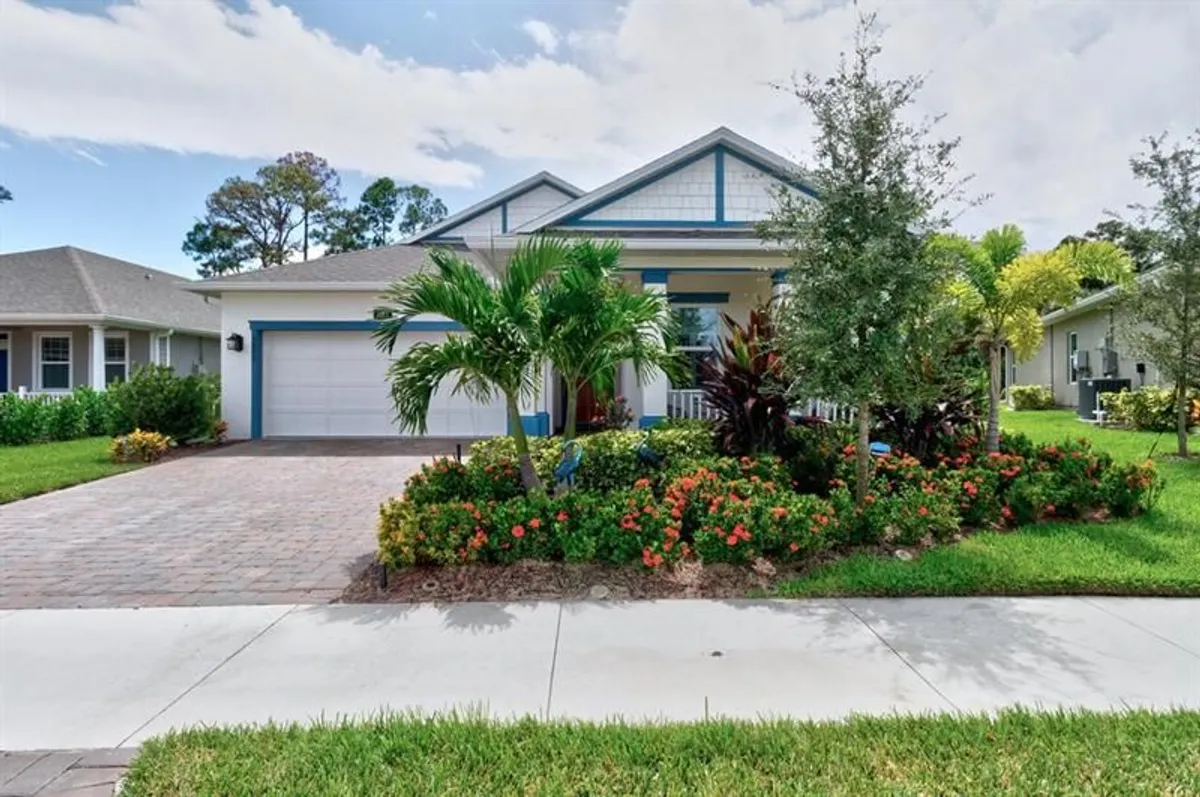 Property Slideshow image 1 of 36 | 3677 loblolly sq, Vero Beach, FL, 32966