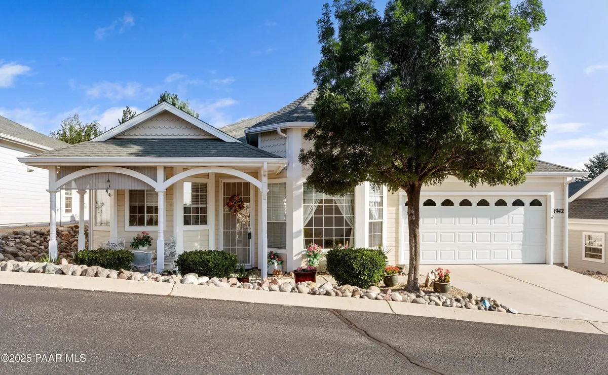 Property Slideshow image 1 of 39 | 1942 n regent, Prescott Valley, AZ, 86314