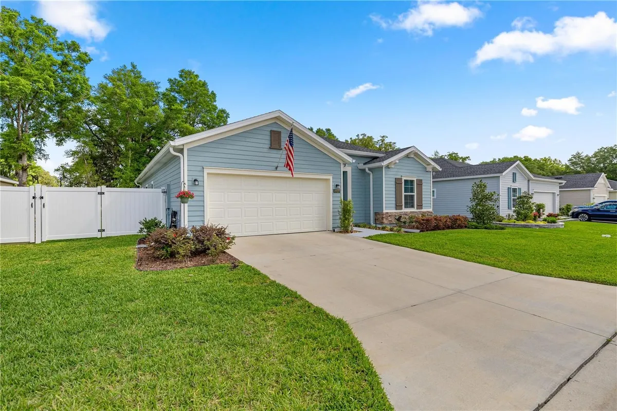 Property Slideshow image 1 of 33 | 7727 sw 74th loop, Ocala, FL, 34481