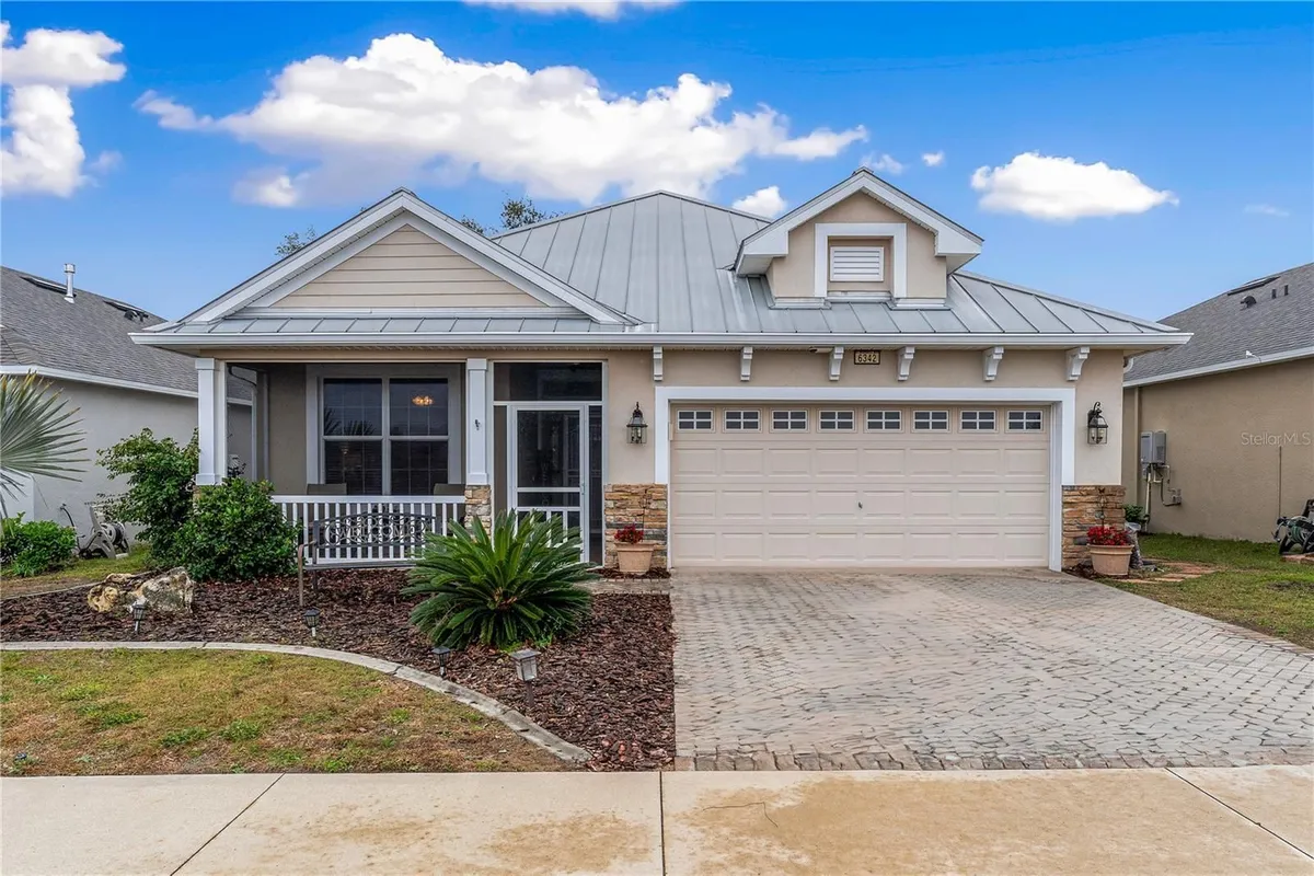 Property Slideshow image 1 of 44 | 6342 sanders grove cir, Okahumpka, FL, 34762