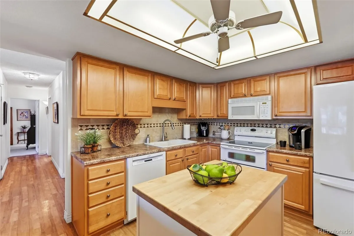 Property Slideshow image 1 of 47 | 14102 e linvale pl 101, Aurora, CO, 80014