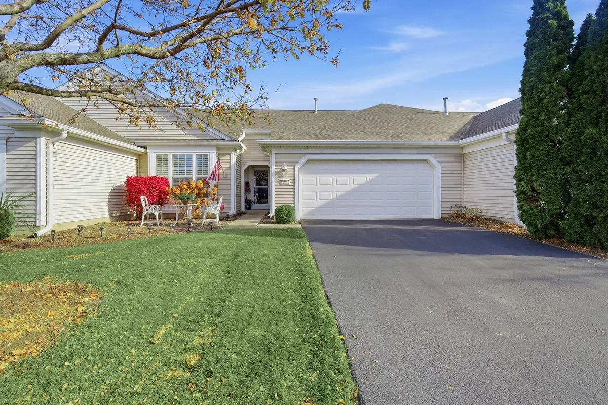 Property Slideshow image 1 of 22 | 12862 norfolk dr, Huntley, IL, 60142