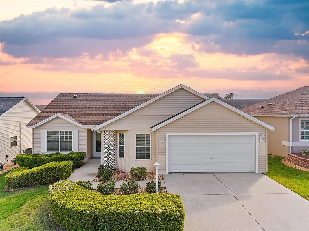 Property Slideshow image 1 of 33 | 2377 longbow trl, The Villages, FL, 32162