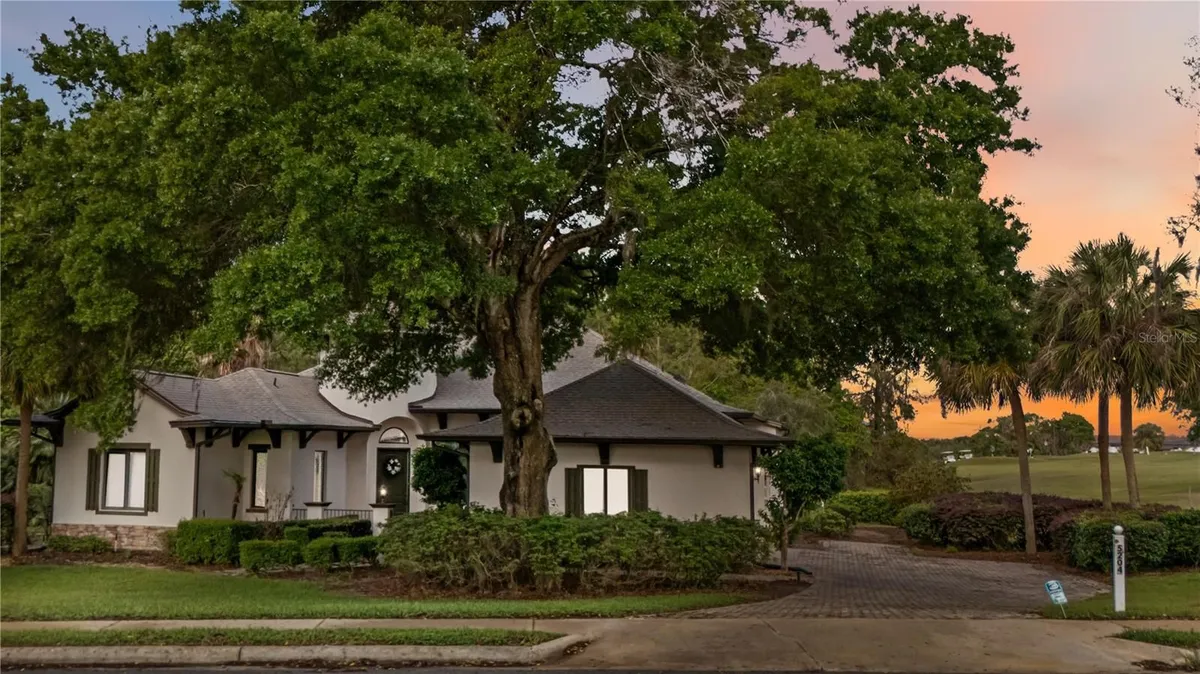 Property Slideshow image 1 of 55 | 5204 greens dr, Lady Lake, FL, 32159