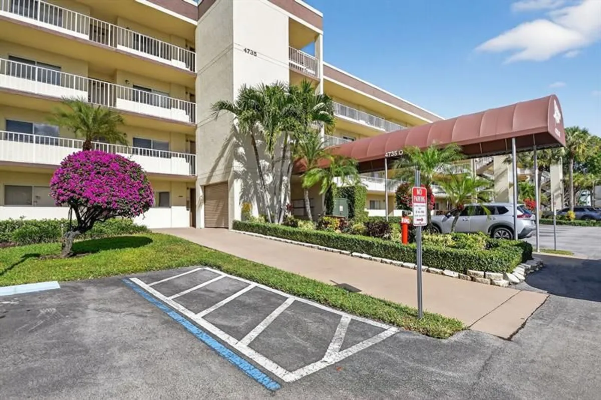 Property Slideshow image 1 of 51 | 4735 lucerne lakes blvd 306, Lake Worth, FL, 33467