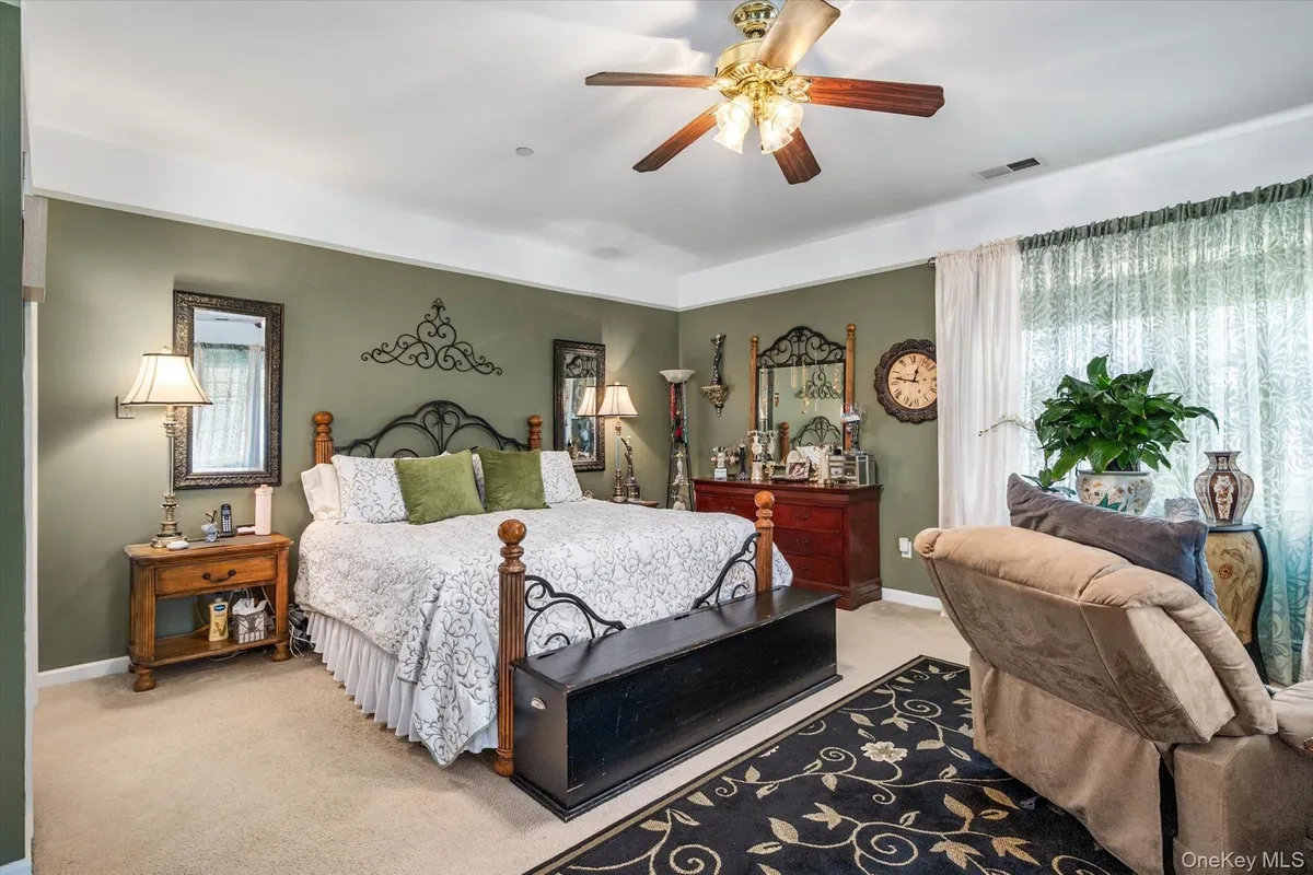 Property Slideshow image 1 of 21 | 137 francesca way, Babylon, NY, 11701