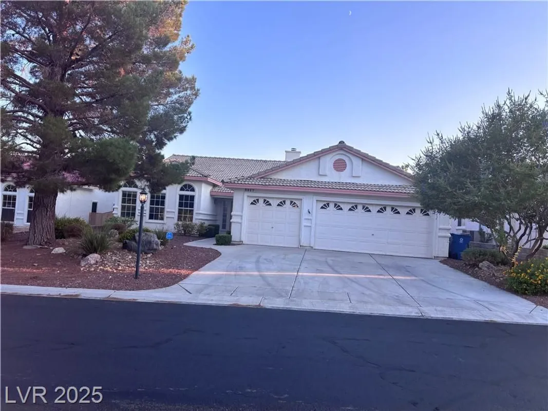 Property Slideshow image 1 of 16 | 5017 cliffrose dr, Las Vegas, NV, 89130