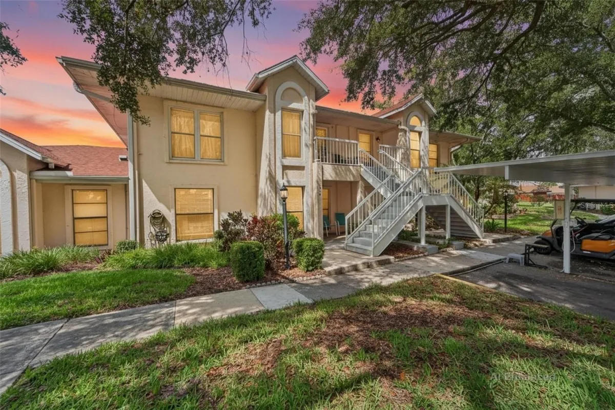 Property Slideshow image 1 of 54 | 319 knottwood ct 2, Sun City Center, FL, 33573
