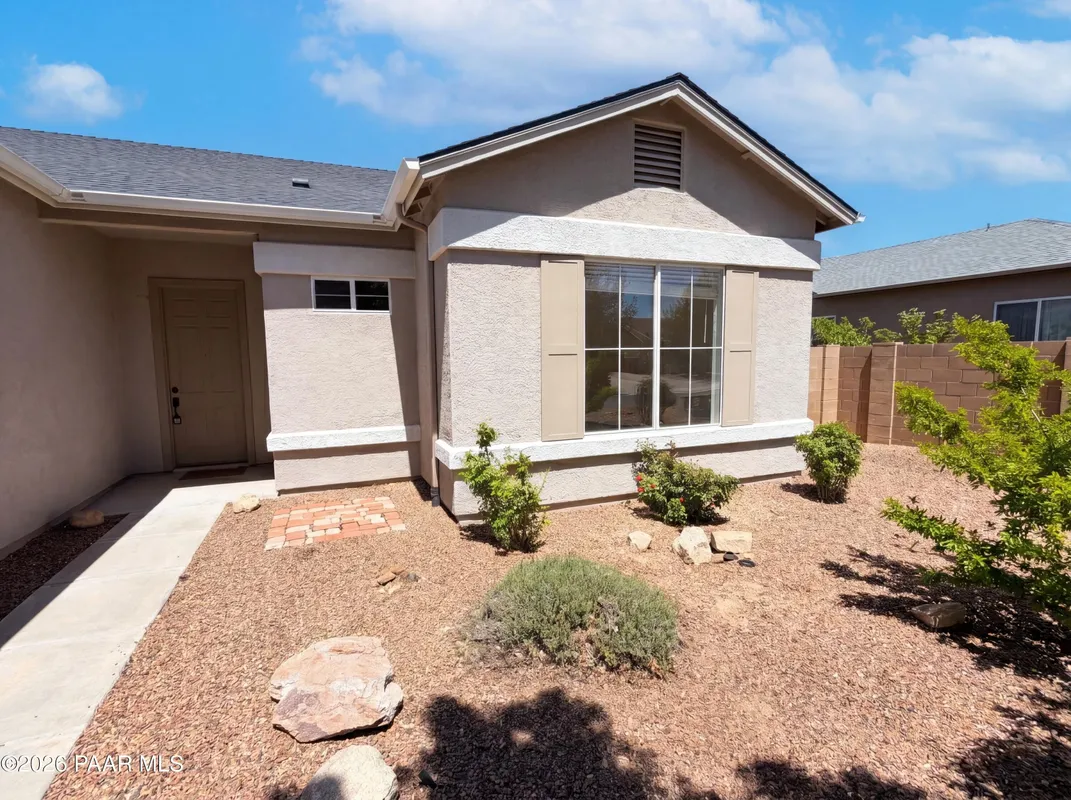 Property Slideshow image 1 of 37 | 8023 n sable way, Prescott Valley, AZ, 86315
