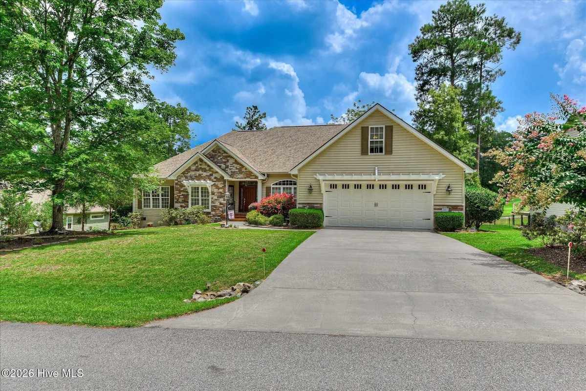 Property Slideshow image 1 of 71 | 275 fairway dr, Mccormick, SC, 29835