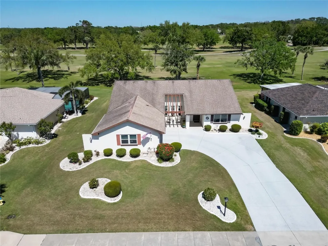 Property Slideshow image 1 of 79 | 2007 east view dr, Sun City Center, FL, 33573