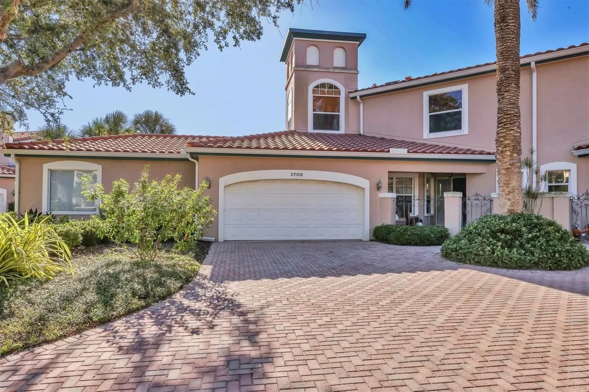 Property Slideshow image 1 of 69 | 1703 starling dr # 1703, Sarasota, FL, 34231