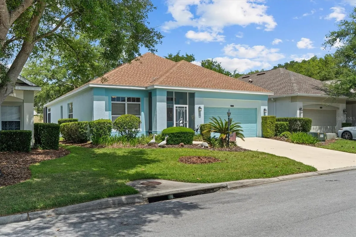 Property Slideshow image 1 of 38 | 24357 amberleaf ct, Leesburg, FL, 34748