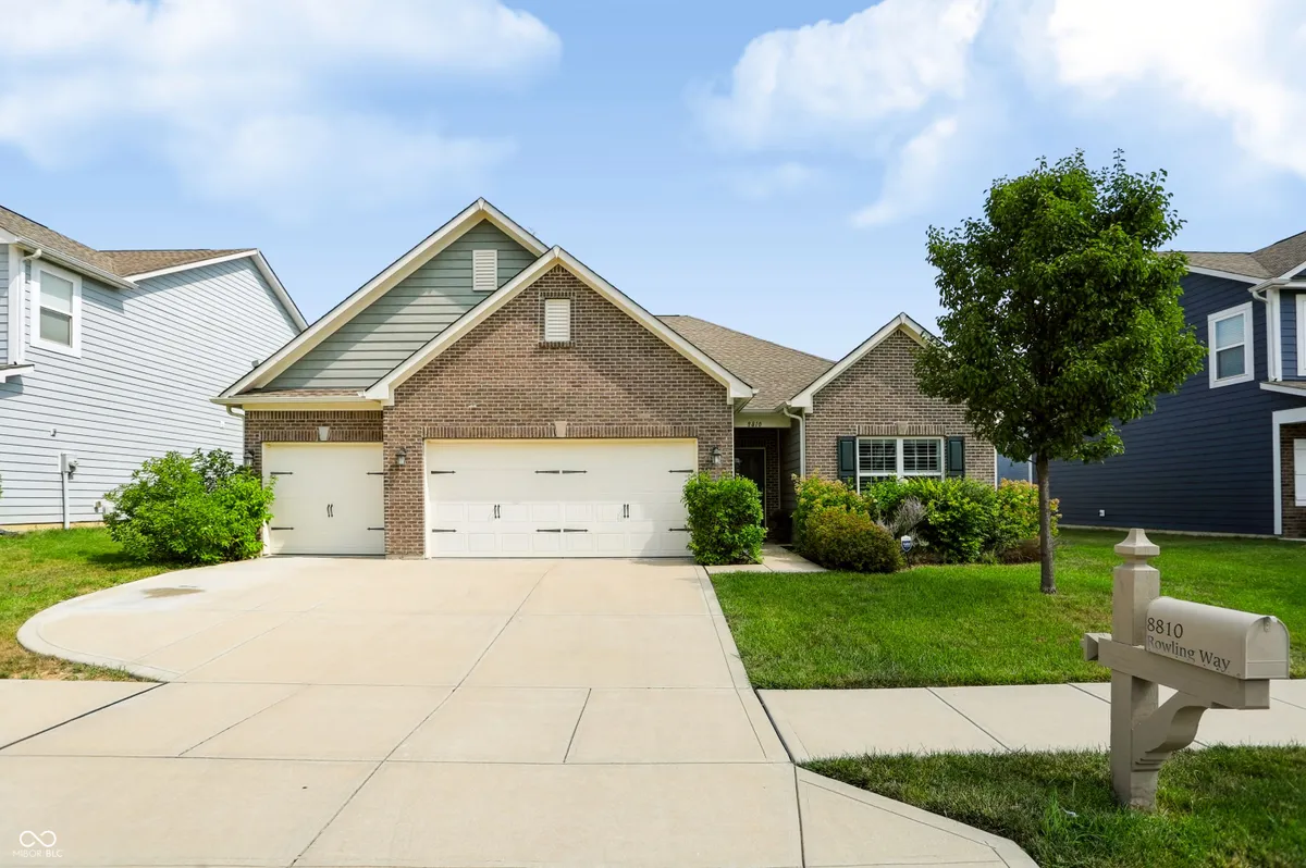 Property Slideshow image 1 of 49 | 8810 rowling way, Indianapolis, IN, 46239