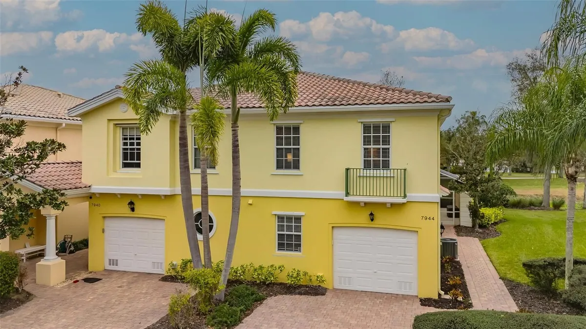 Property Slideshow image 1 of 74 | 7944 bergamo ave, Sarasota, FL, 34238