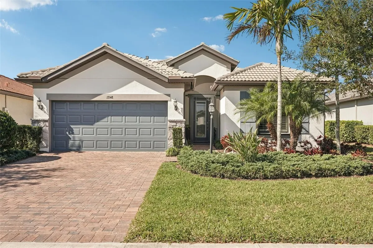 Property Slideshow image 1 of 40 | 17148 hampton falls ter, Bradenton, FL, 34202
