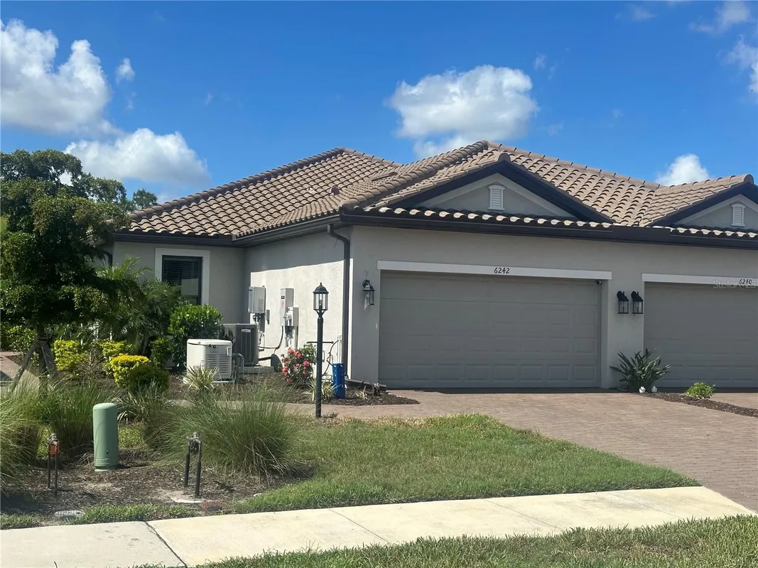 Property Slideshow image 1 of 2 | 6242 grandview hill ct, Bradenton, FL, 34203