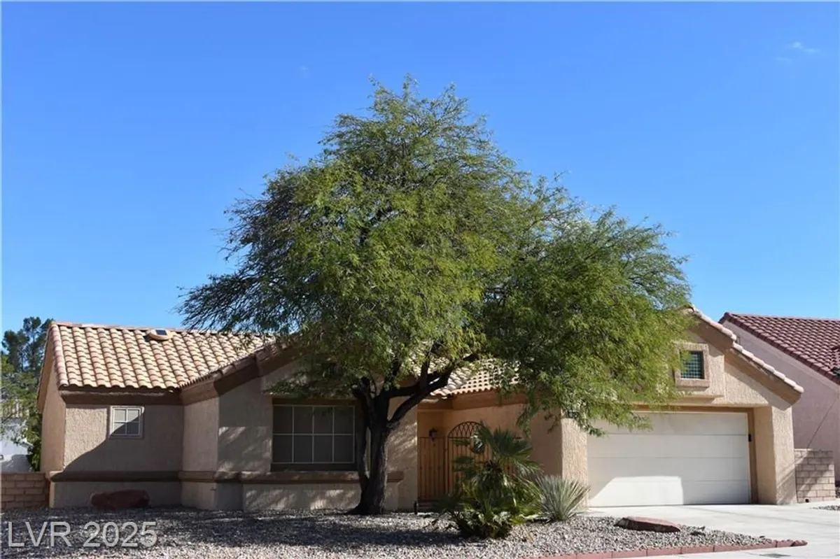 Property Slideshow image 1 of 29 | 2412 springridge dr, Las Vegas, NV, 89134