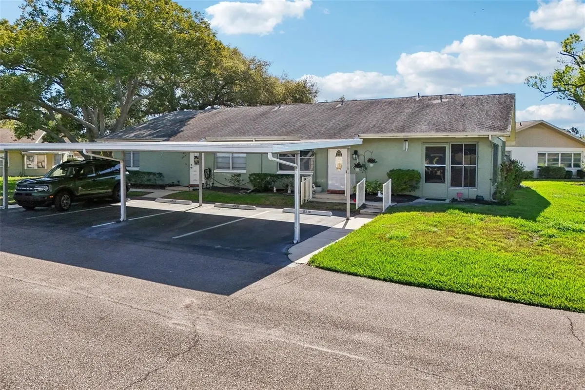 Property Slideshow image 1 of 60 | 2216 grenadier dr, Sun City Center, FL, 33573