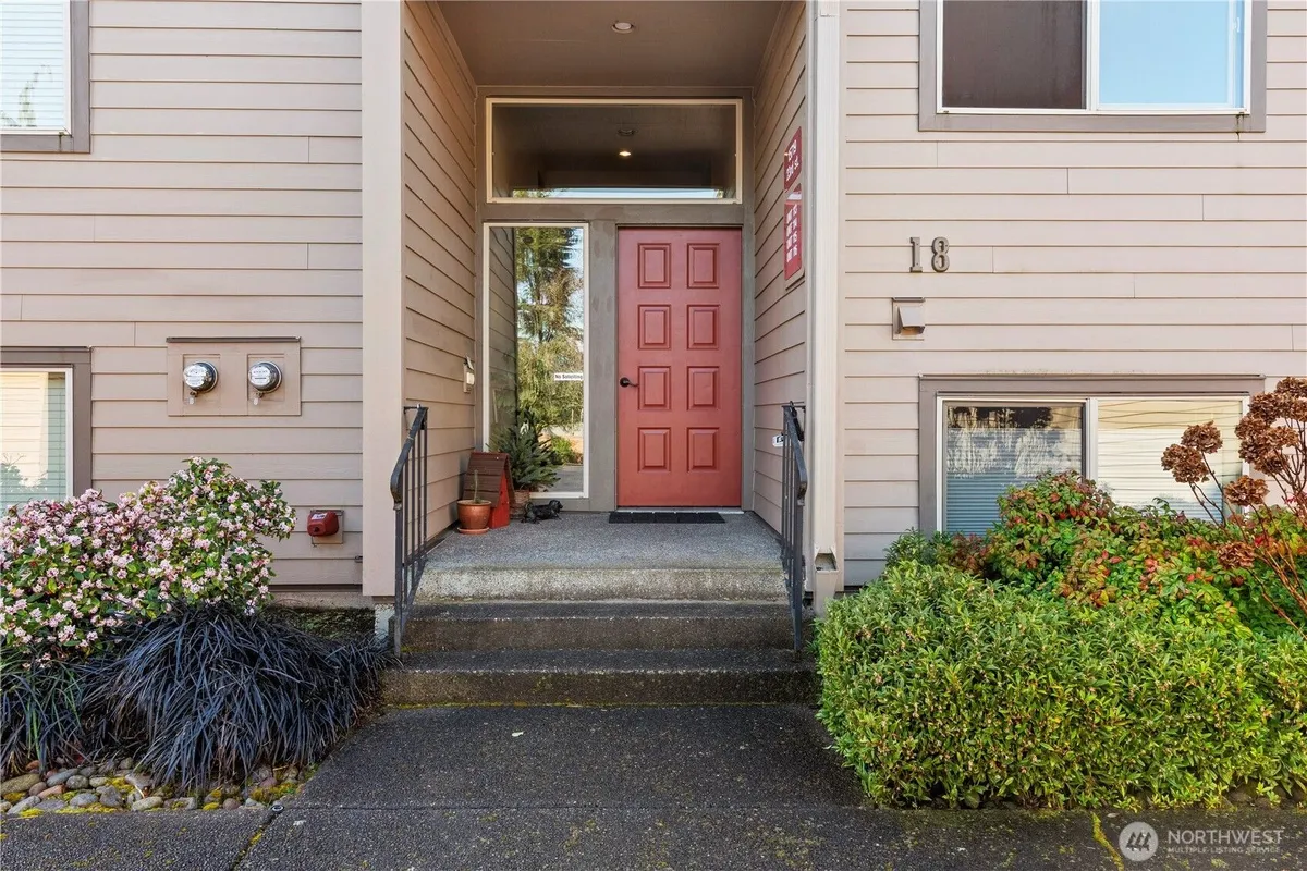 Property Slideshow image 1 of 33 | 15719 se 23rd st 116, Vancouver, WA, 98683