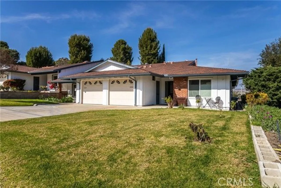 Property Slideshow image 1 of 39 | 19335 oak crossing rd, Newhall, CA, 91321