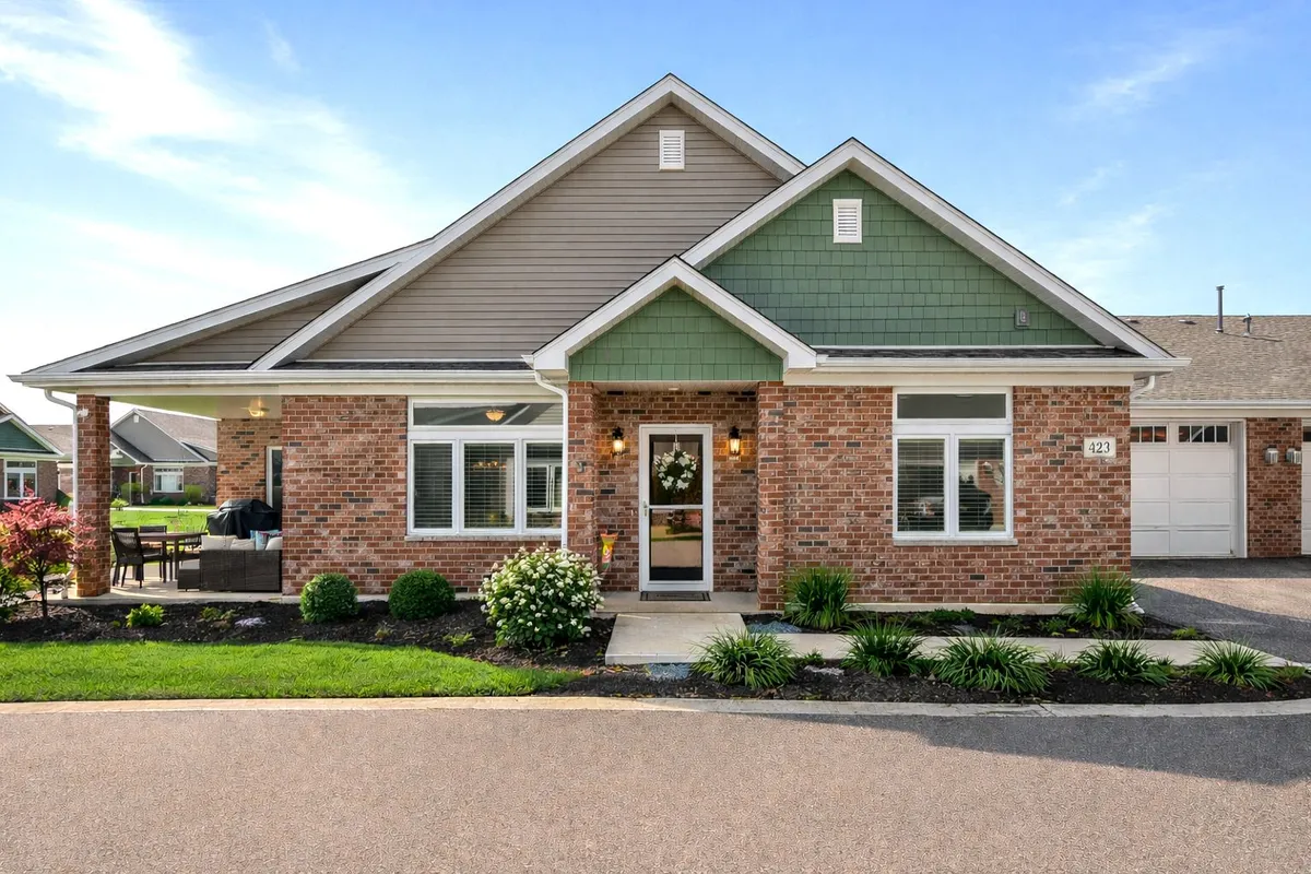 Property Slideshow image 1 of 29 | 423 stearn dr 423, Genoa, IL, 60135