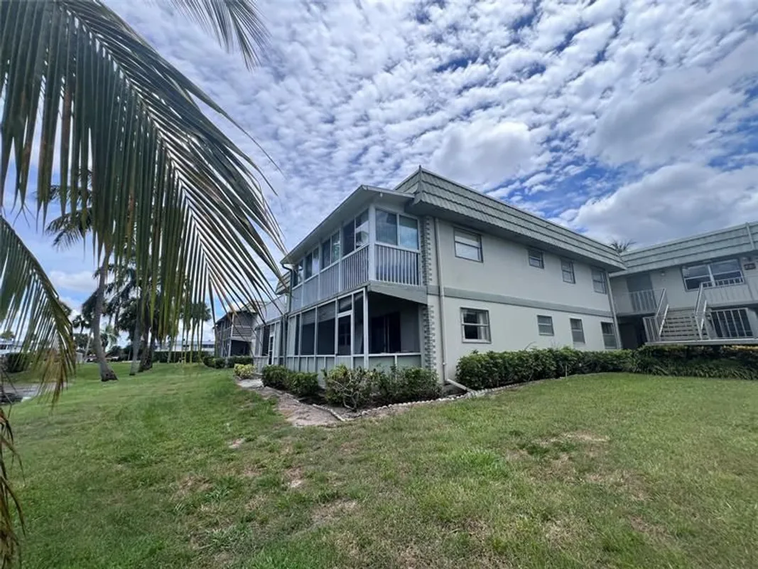 Property Slideshow image 1 of 30 | 161 brittany d # 161, Delray Beach, FL, 33446
