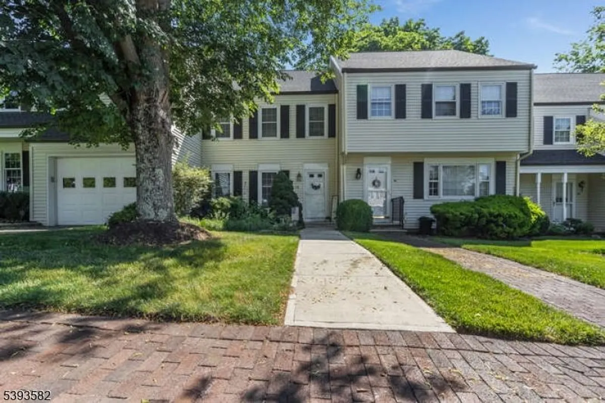 Property Slideshow image 1 of 17 | 54 pembroke dr, Mendham, NJ, 07945