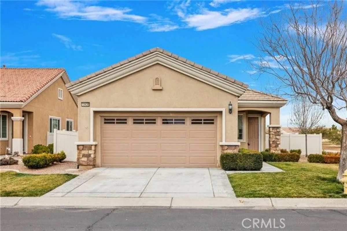 Property Slideshow image 1 of 52 | 10438 lakeshore dr, Apple Valley, CA, 92308
