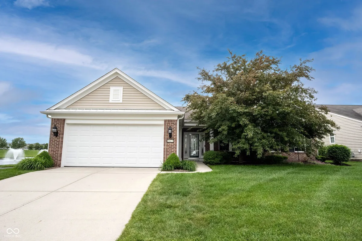Property Slideshow image 1 of 61 | 16275 oakford trl, Fishers, IN, 46037