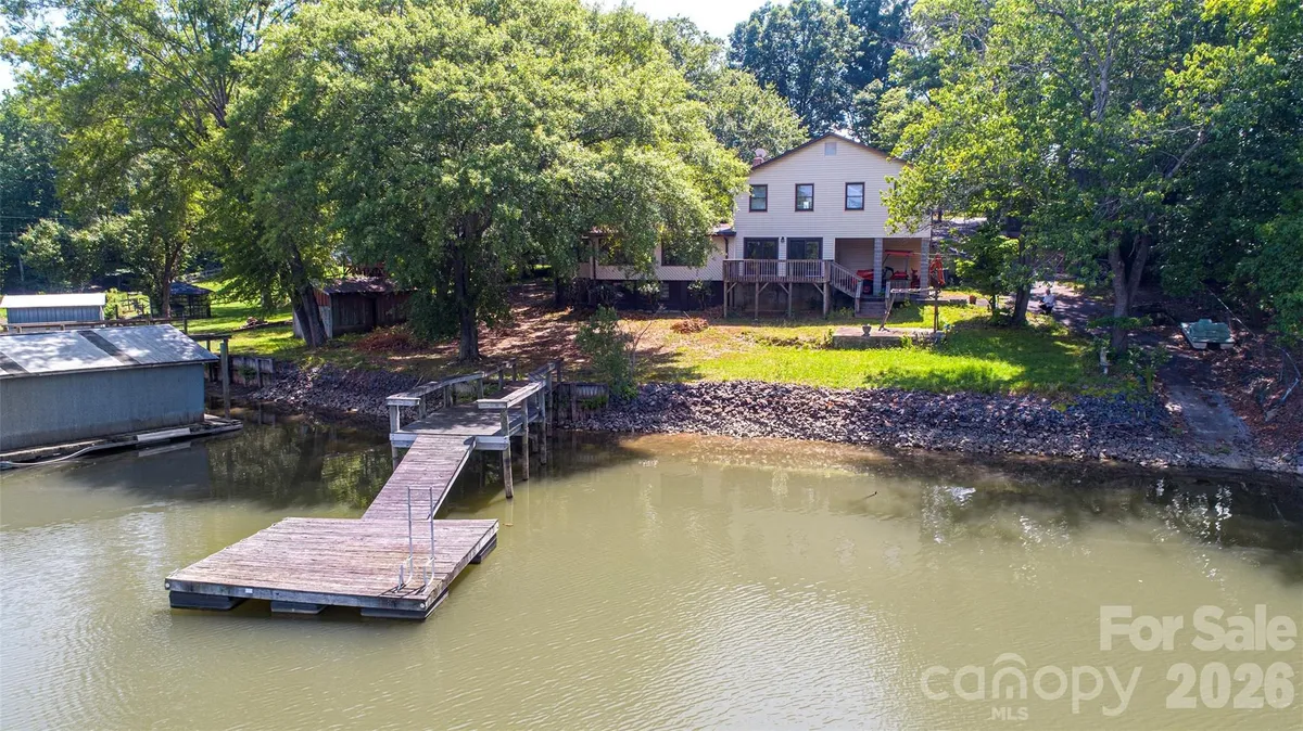 Property Slideshow image 1 of 48 | 15722 rhinehill rd, Charlotte, NC, 28278