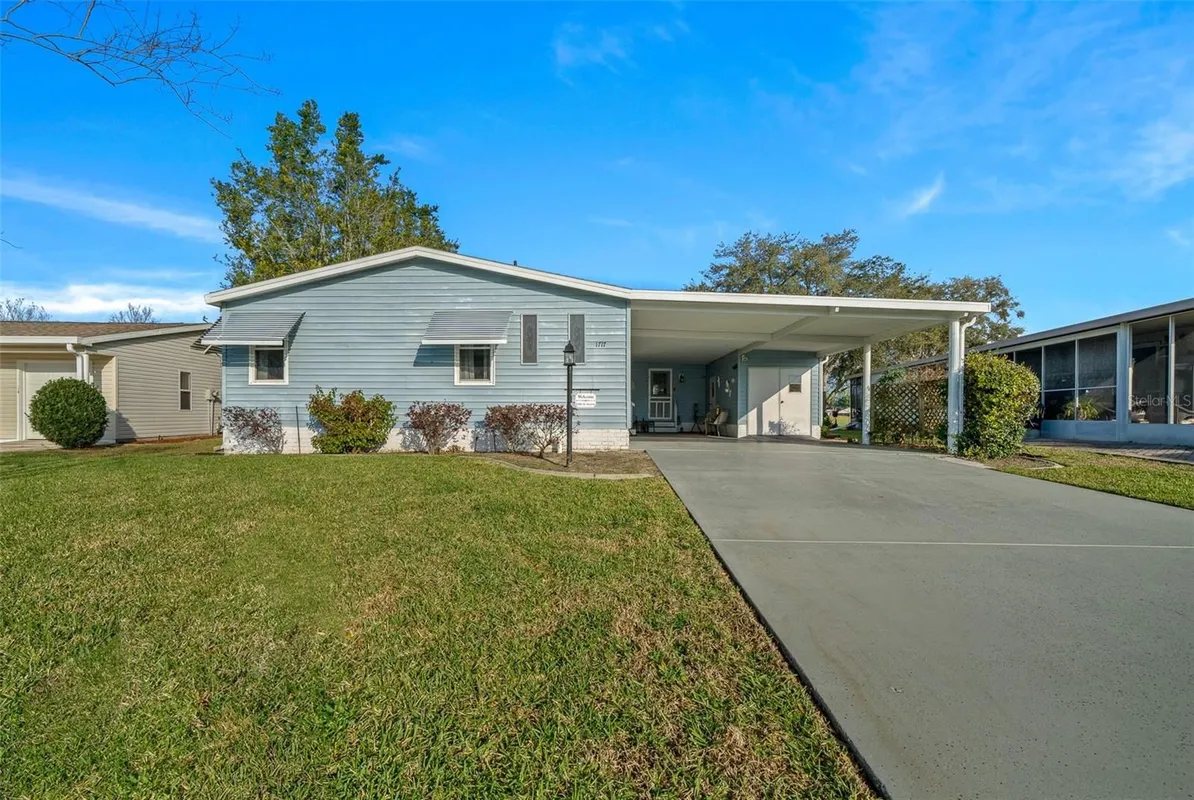 Property Slideshow image 1 of 51 | 1717 lilly ln, Lady Lake, FL, 32159