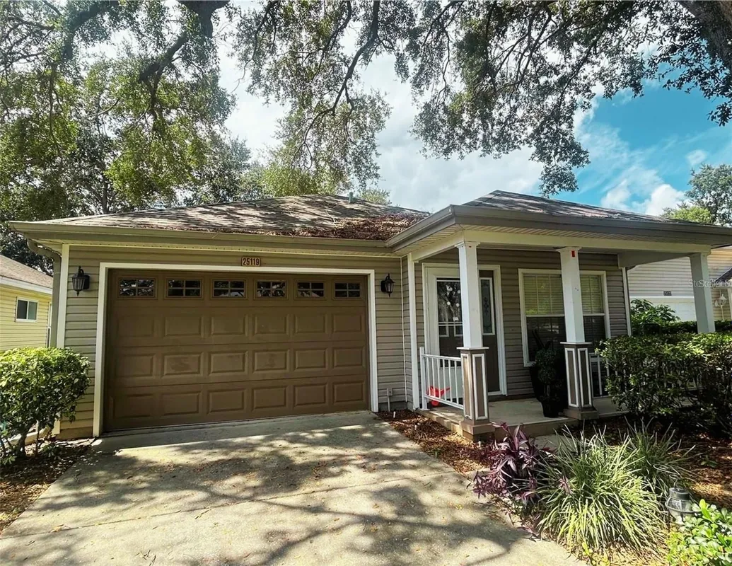 Property Slideshow image 1 of 14 | 25119 cranes roost cir, Leesburg, FL, 34748