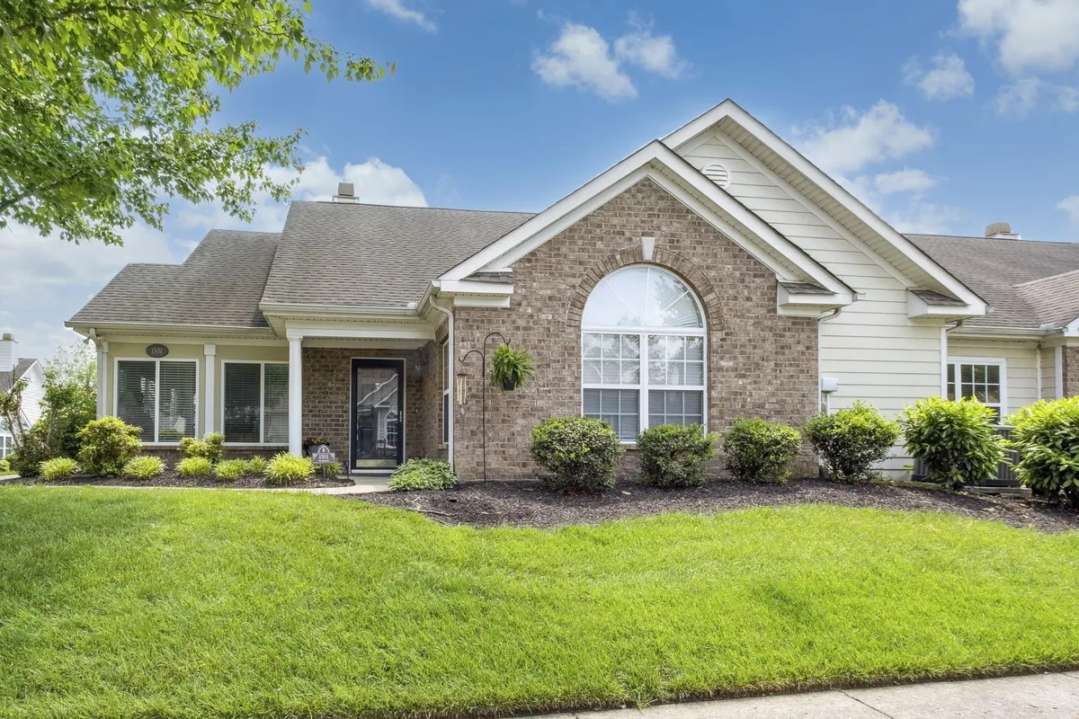 Property Slideshow image 1 of 34 | 825 s browns ln 1501, Gallatin, TN, 37066