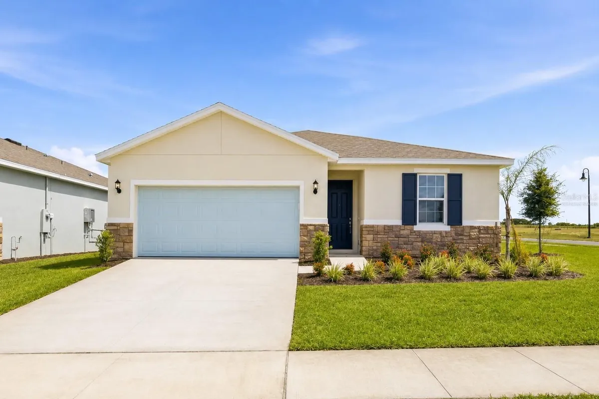 Property Slideshow image 1 of 30 | 5731 hiawassee rd, Okahumpka, FL, 34762